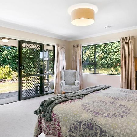 Lupin Lodge Bed & Breakfast Taupo Dış mekan fotoğraf